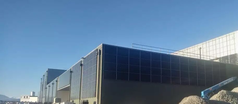 Instalación fotovoltaica industrial de autoconsumo en fachada